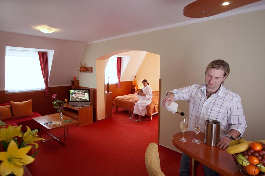 Wellness Hotel Diana Velke Losiny Bagian luar foto