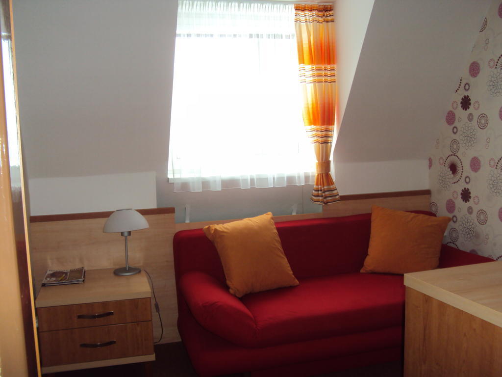 Wellness Hotel Diana Velke Losiny Ruang foto