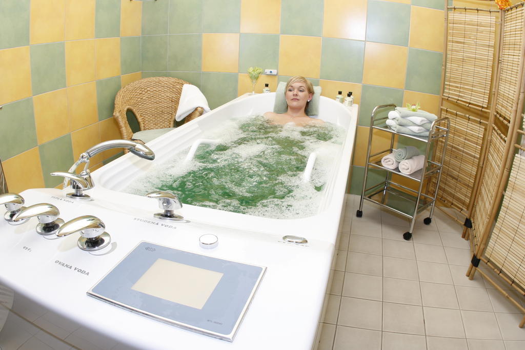 Wellness Hotel Diana Velke Losiny Bagian luar foto