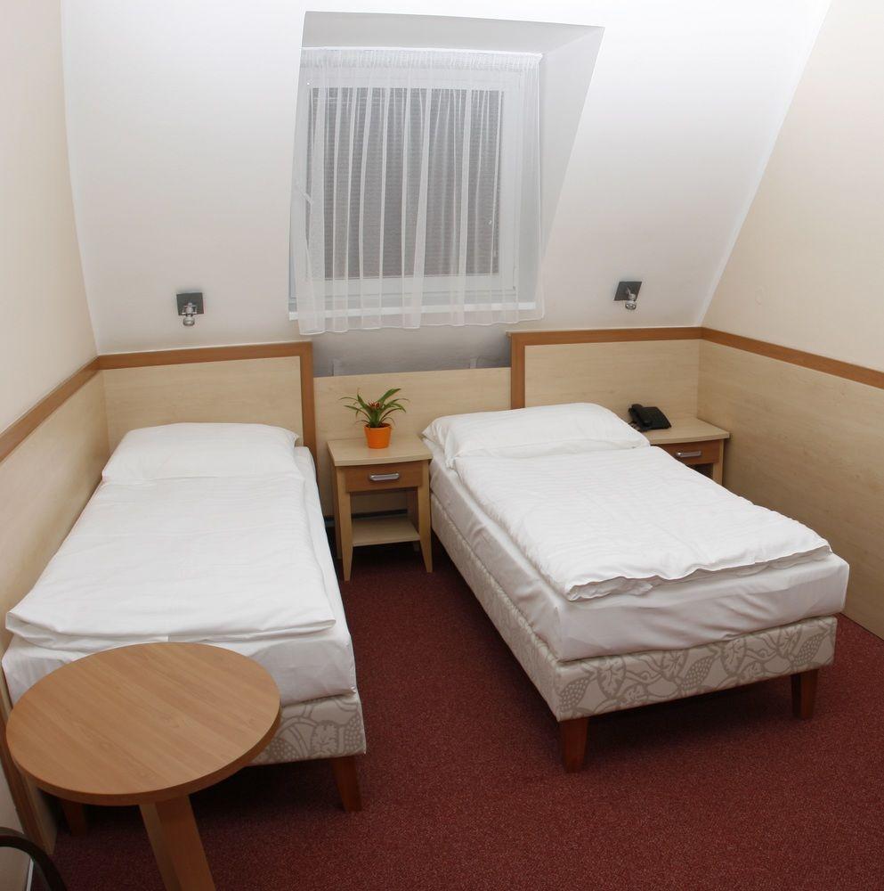 Wellness Hotel Diana Velke Losiny Bagian luar foto