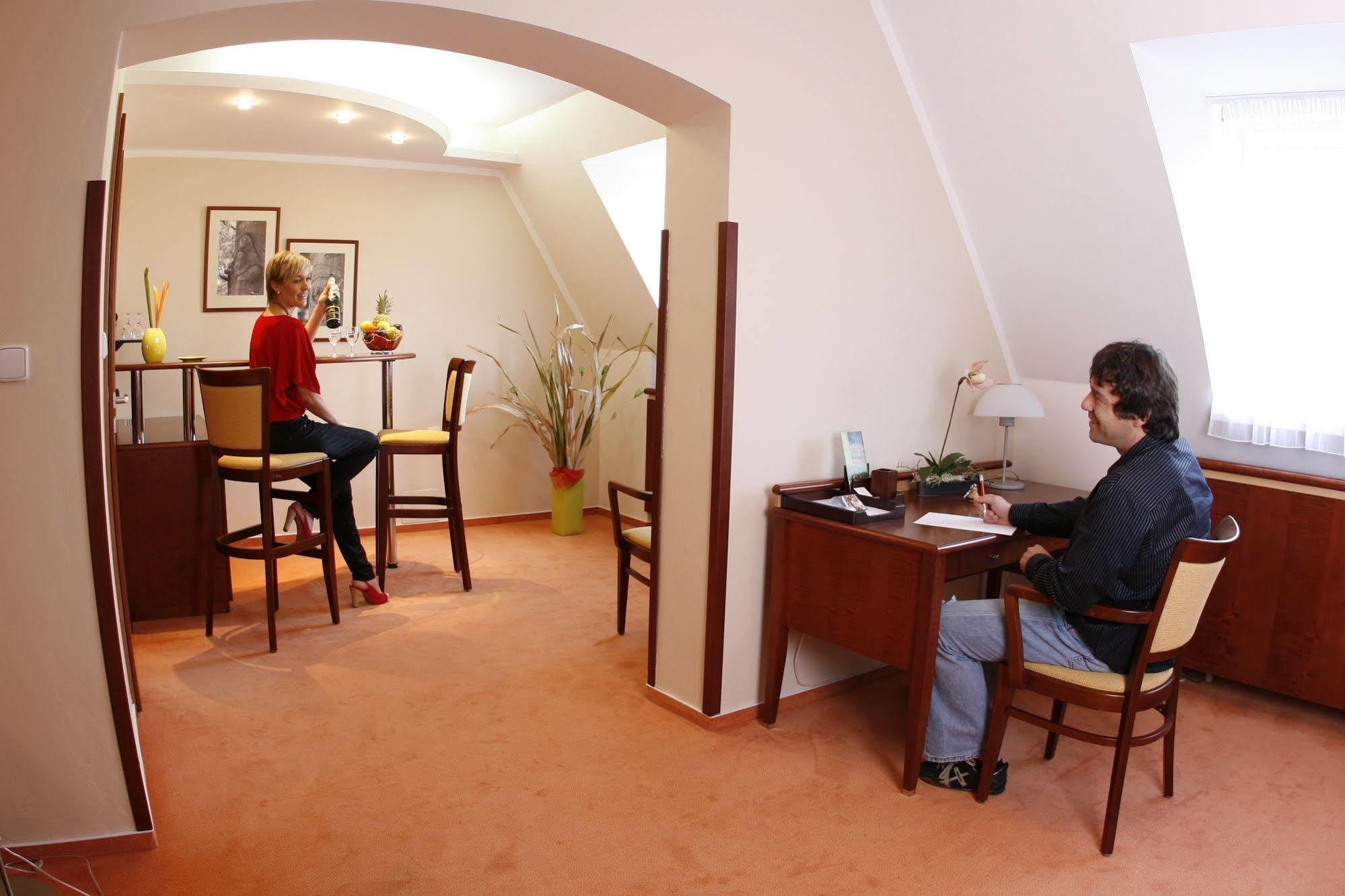 Wellness Hotel Diana Velke Losiny Bagian luar foto