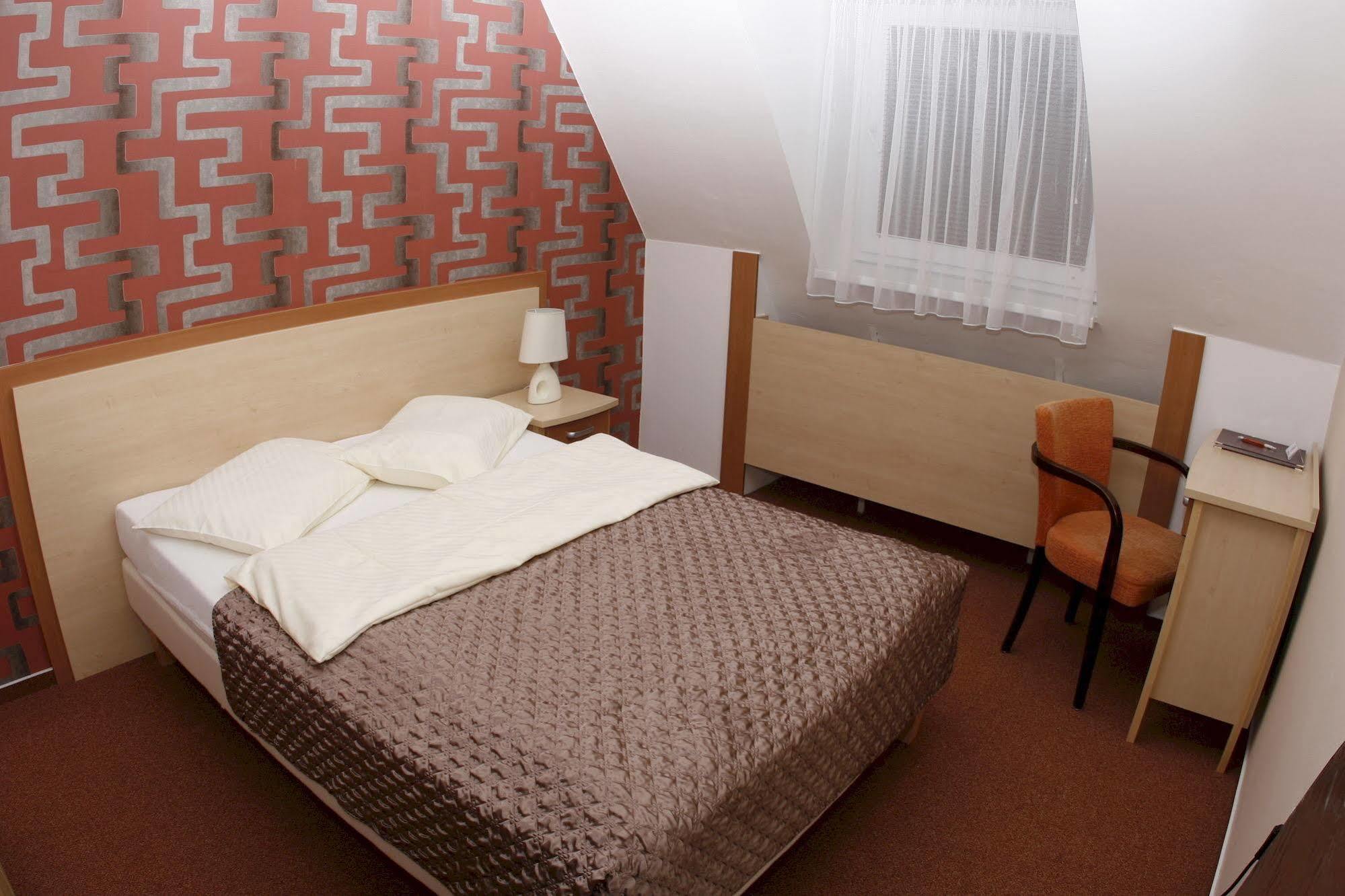 Wellness Hotel Diana Velke Losiny Bagian luar foto