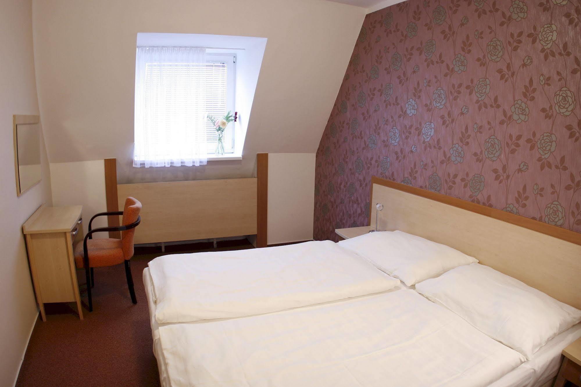 Wellness Hotel Diana Velke Losiny Bagian luar foto
