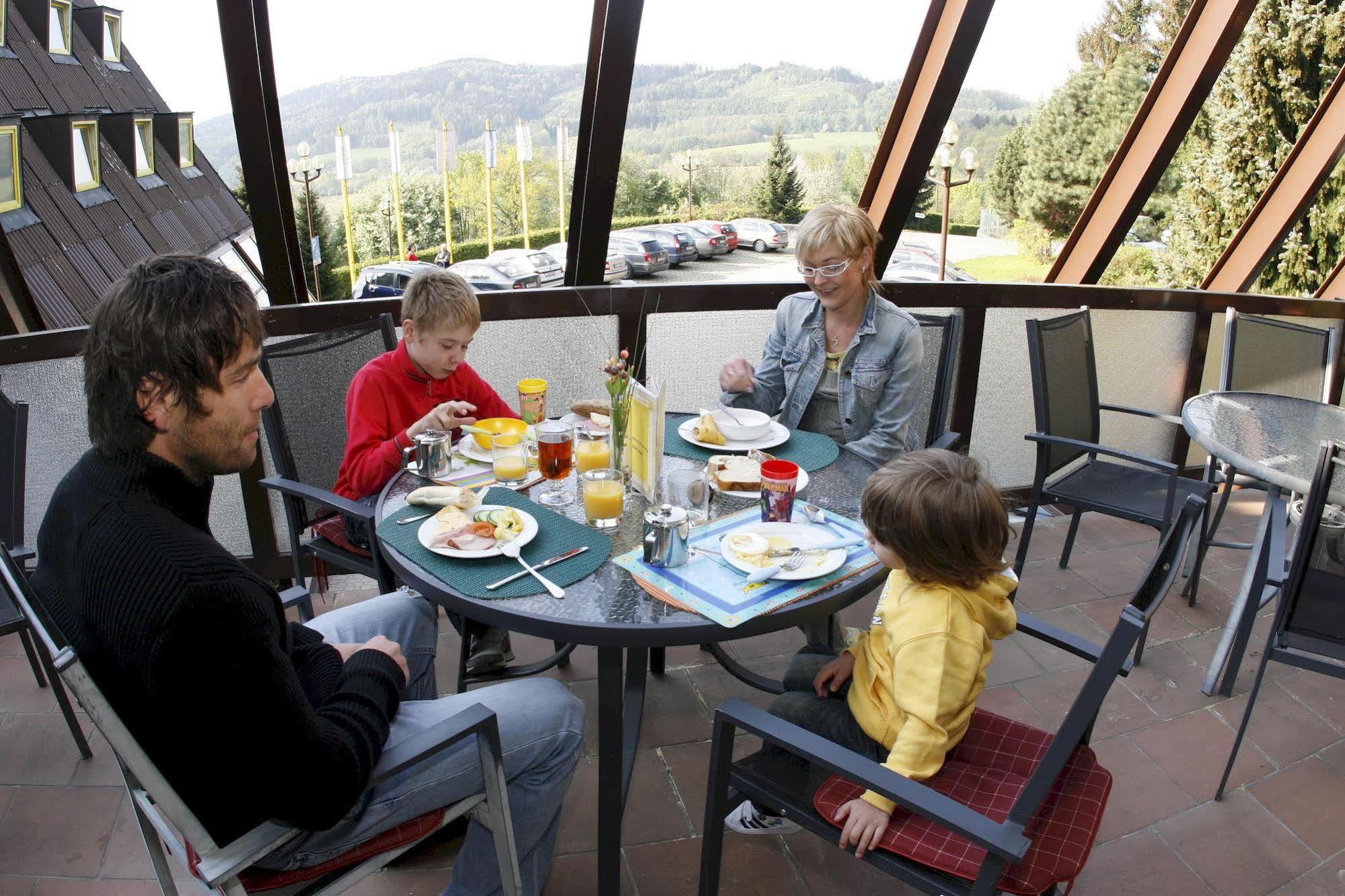 Wellness Hotel Diana Velke Losiny Bagian luar foto